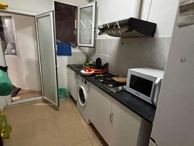 Piso en venta en calle De Fastenrath, Barcelona, de 43 m² 1 habitación por 130.000