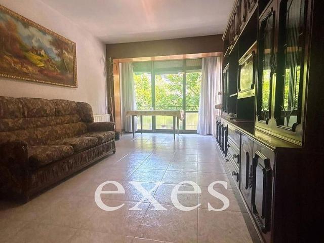 Piso en venta en calle De Feliu i Codina, Barcelona, de 80 m² 3 habitaciones por 316.000