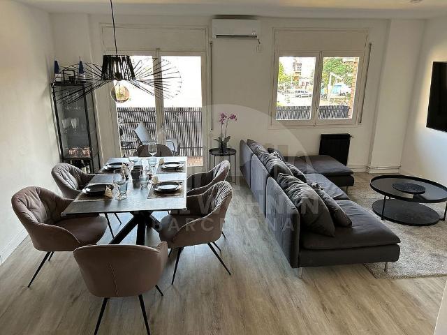 Piso en venta en calle De Felicià Xarau, Cerdanyola del Vallès, de 70 m² 2 habitaciones por 235.000