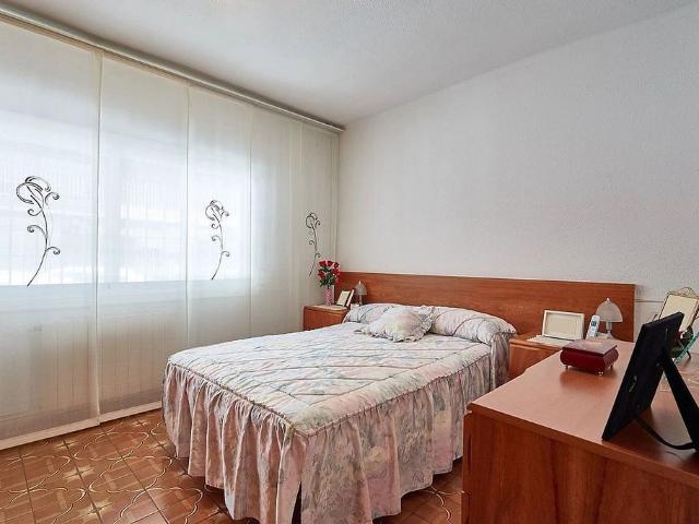 Piso en venta en calle De Felip Bertran i Güell, Barcelona, de 85 m² 2 habitaciones por 330.000