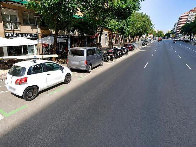 Piso en venta en calle De Felip II, Barcelona, de 82 m² 3 habitaciones por 425.000