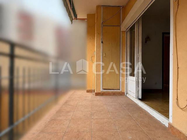 Piso en venta en calle De Felip II, Barcelona, de 86 m² 3 habitaciones por 345.000