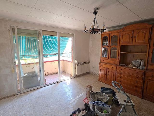 Piso en venta en calle De Ferran El Catòlic, Lleida, de 75 m² 3 habitaciones por 75.000