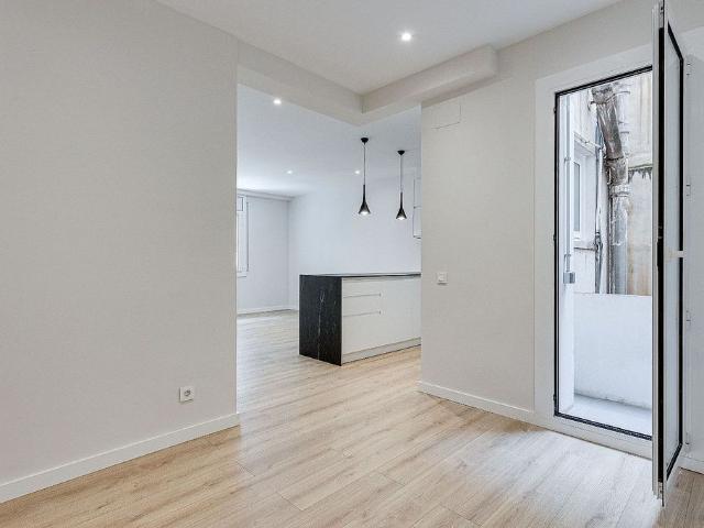 Piso en venta en calle De Ferran Puig, Barcelona, de 120 m² 4 habitaciones por 619.000