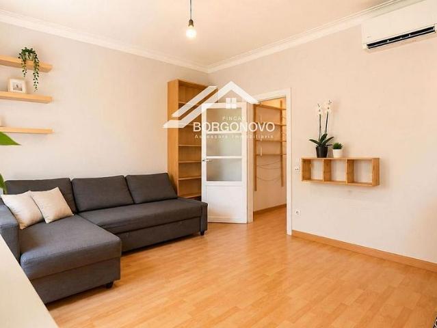 Piso en venta en calle De Fluvià, Barcelona, de 81 m² 3 habitaciones por 435.000