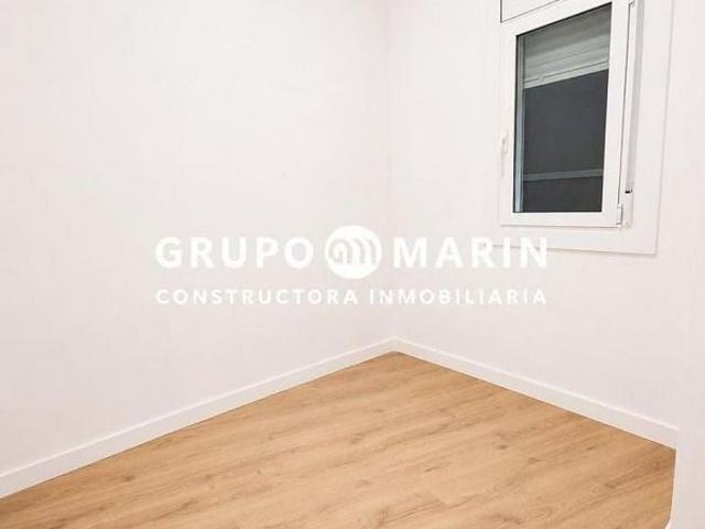Piso en venta en calle De Formentera, Barcelona, de 61 m² 3 habitaciones por 230.000