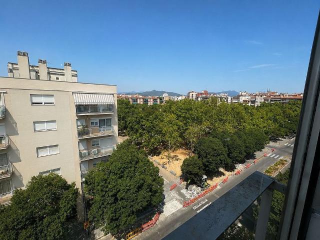 Piso en venta en calle De Francesc Macià, Salt, de 85 m² 4 habitaciones por 225.000
