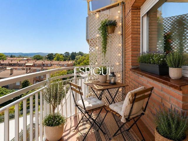Piso en venta en calle De Francesc Moragas, Sant Cugat del Vallès, de 80 m² 4 habitaciones por 635.000