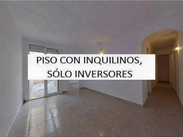 Piso en venta en calle De Francesc Julià, Santa Coloma de Gramanet, de 77 m² 4 habitaciones por 114.125