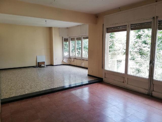 Piso en venta en calle De Guifré, Badalona, de 160 m² 5 habitaciones por 410.000 €