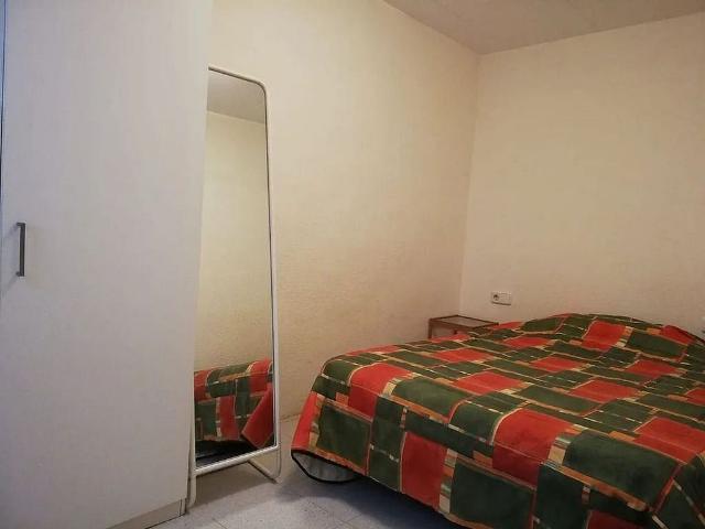 Piso en venta en calle De Guifré, Barcelona, de 30 m² 1 habitación por 124.000