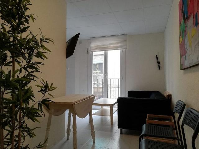 Piso en venta en calle De Guifré, Barcelona, de 35 m² 1 habitación por 124.000