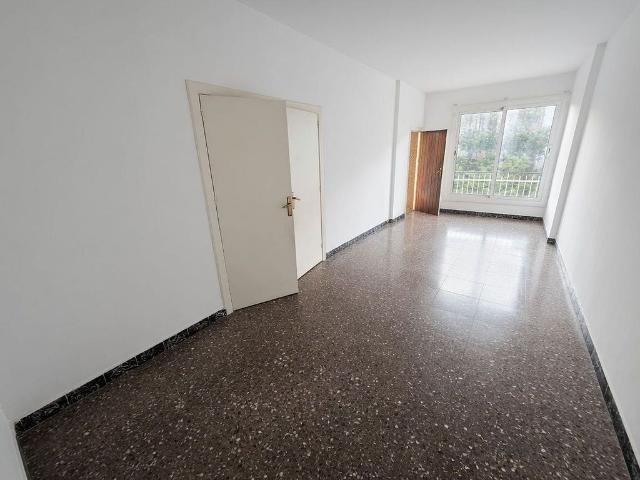 Piso en venta en calle De Guipúscoa, Barcelona, de 91 m² 4 habitaciones por 395.000