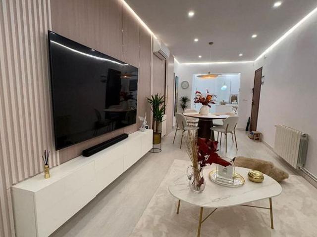 Piso en venta en calle De Guitard, Barcelona, de 68 m² 2 habitaciones por 475.000