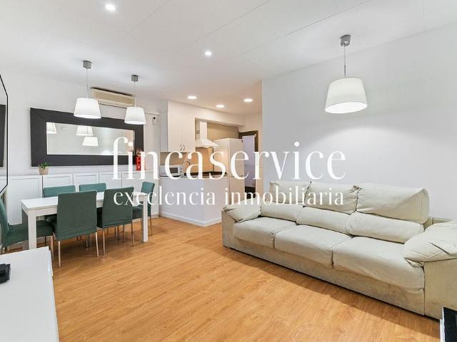 Piso en venta en calle De Guitard, Barcelona, de 60 m² 3 habitaciones por 323.000