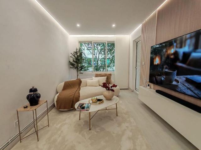Piso en venta en calle De Guitard, Barcelona, de 62 m² 2 habitaciones por 460.000
