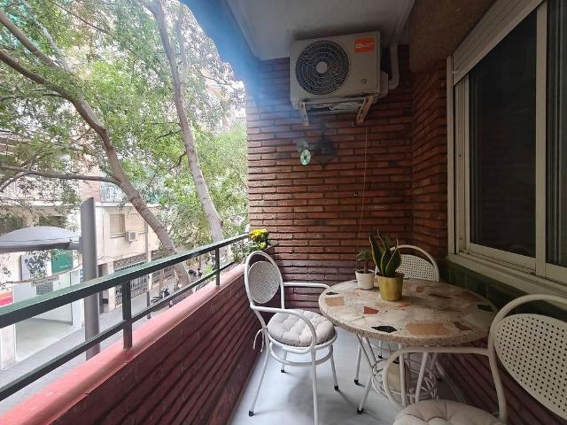 Piso en venta en calle De Guitard, Barcelona, de 70 m² 2 habitaciones por 460.000