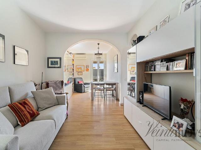 Piso en venta en calle De Galileu, Barcelona, de 66 m² 2 habitaciones por 440.000