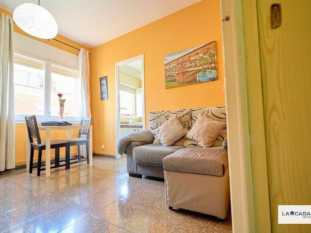 Piso en venta en calle De Gavà, Barcelona, de 65 m² 2 habitaciones por 310.000