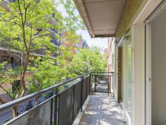 Piso en venta en calle De Gavà, Barcelona, de 96 m² 3 habitaciones por 399.000