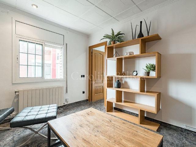Piso en venta en calle De Gènova, Barcelona, de 58 m² 2 habitaciones por 280.000