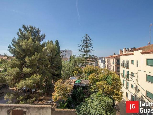 Piso en venta en calle De Gibert, Torredembarra, de 83 m² 3 habitaciones por 250.000
