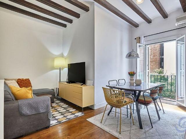 Piso en venta en calle De Ginebra, Barcelona, de 53 m² 2 habitaciones por 355.000