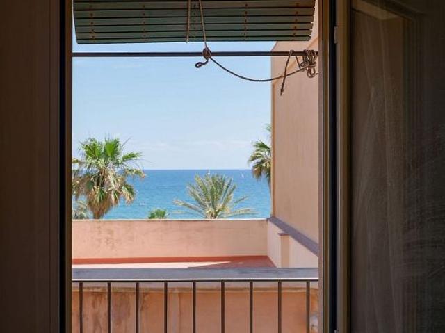 Piso en venta en calle De Grau i Torras, Barcelona, de 34 m² 1 habitación por 280.000