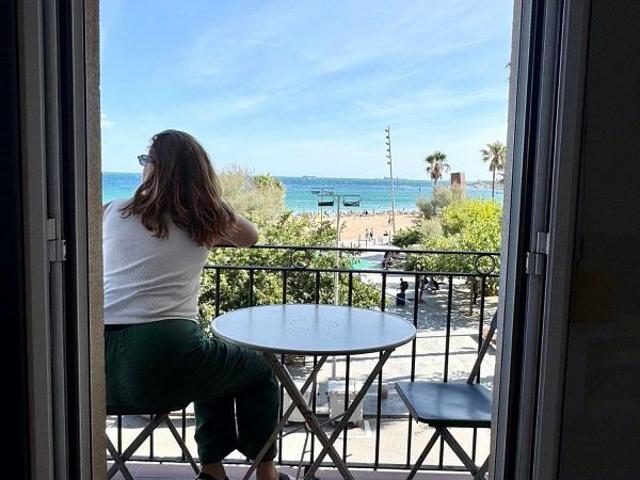Piso en venta en calle De Grau i Torras, Barcelona, de 44 m² 2 habitaciones por 425.000
