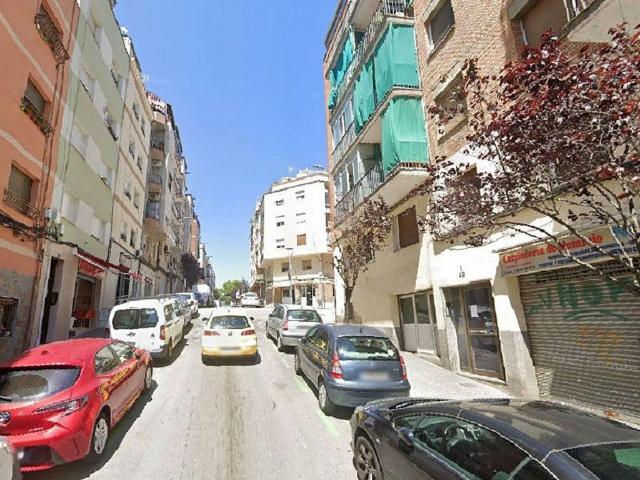 Piso en venta en calle De Gravina, Hospitalet de Llobregat, L´, de 53 m² 2 habitaciones por 99.700