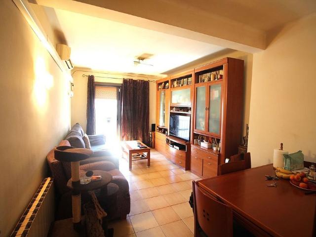 Piso en venta en calle De Gravina, Hospitalet de Llobregat, L´, de 78 m² 4 habitaciones por 270.000