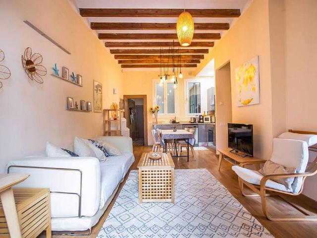 Piso en venta en calle De Jaume Giralt, Barcelona, de 51 m² 1 habitación por 294.000