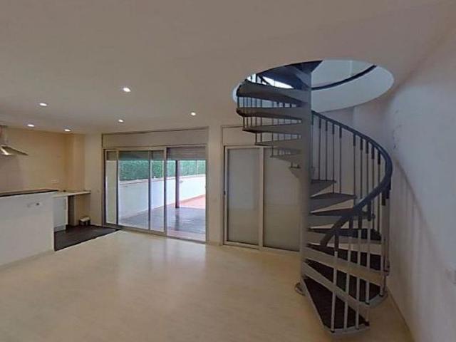 Piso en venta en calle De Jaume I, Castelldefels, de 104 m² 2 habitaciones por 235.460