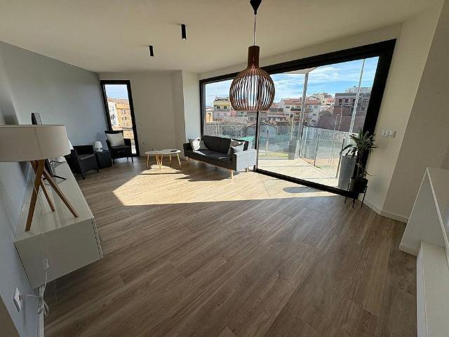 Piso en venta en calle De Joan Anglada i Vilardebò, Vic, de 95 m² 3 habitaciones por 400.000