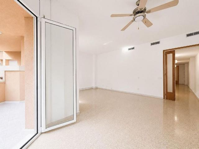 Piso en venta en calle De Joan Güell, Barcelona, de 111 m² 4 habitaciones por 620.000