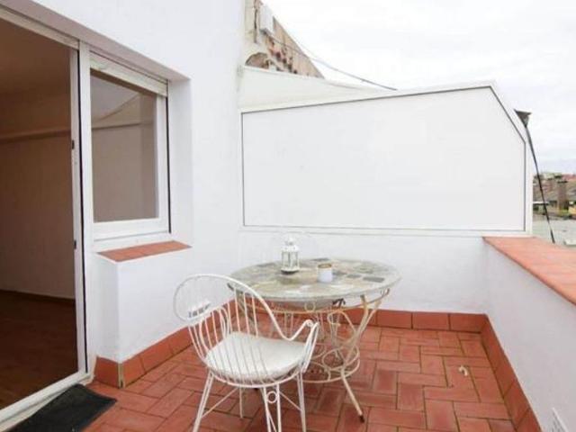 Piso en venta en calle De Joan Güell, Barcelona, de 67 m² 3 habitaciones por 649.000