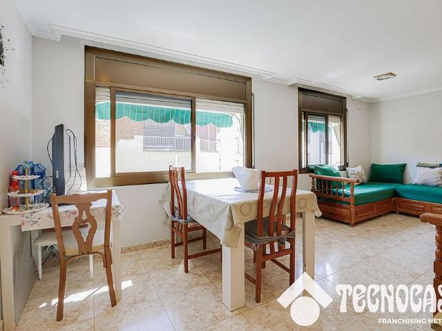 Piso en venta en calle De Joan Fiveller, Viladecans, de 50 m² 2 habitaciones por 189.000