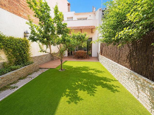 Piso en venta en calle De Joan Maragall, Prat de Llobregat, El, de 150 m² 2 habitaciones por 480.000