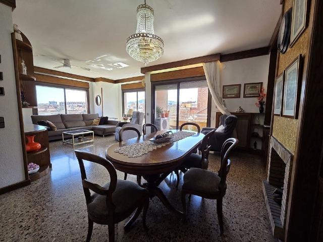 Piso en venta en calle De Joan Torras, Barcelona, de 112 m² 4 habitaciones por 635.000