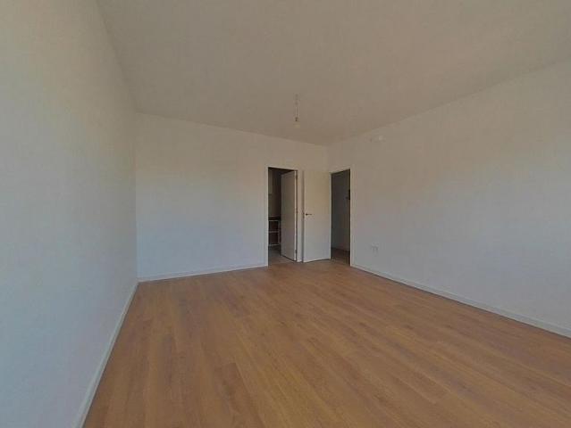 Piso en venta en calle De Joaquim Sorolla, Sabadell, de 71 m² 3 habitaciones por 157.000