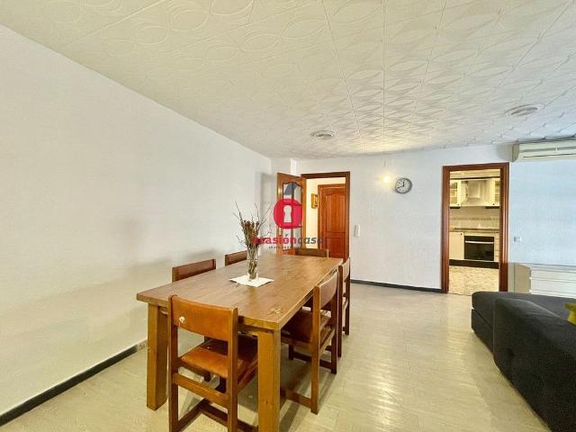 Piso en venta en calle De Joaquim Ruyra, Badalona, de 101 m² 4 habitaciones por 325.000