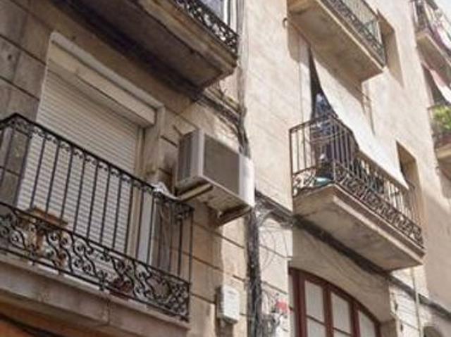 Piso en venta en calle De Joaquín Costa, Barcelona, de 62 m² 2 habitaciones por 148.000