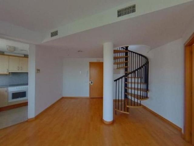 Piso en venta en calle De José Agustín Goytisolo, Sant Joan Despí, de 72 m² 1 habitación por 318.600