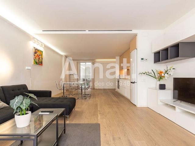 Piso en venta en calle De Josep Anselm Clavé, Barcelona, de 101 m² 3 habitaciones por 790.000