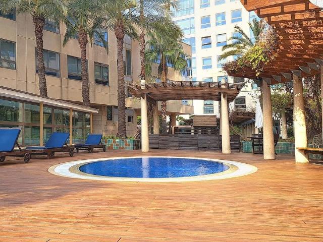 Piso en venta en calle De Josep Pla, Barcelona, de 56 m² 2 habitaciones por 585.000 €