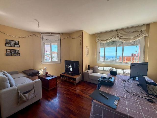 Piso en venta en calle De Josep Serrano, Barcelona, de 58 m² 2 habitaciones por 275.000