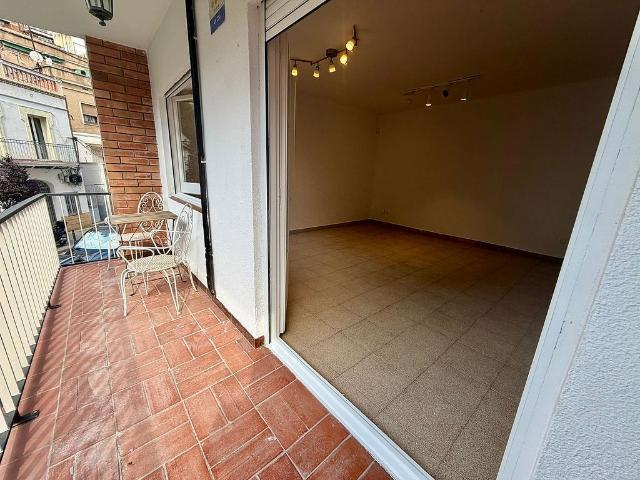 Piso en venta en calle De Josep Serrano, Barcelona, de 73 m² 2 habitaciones por 330.000