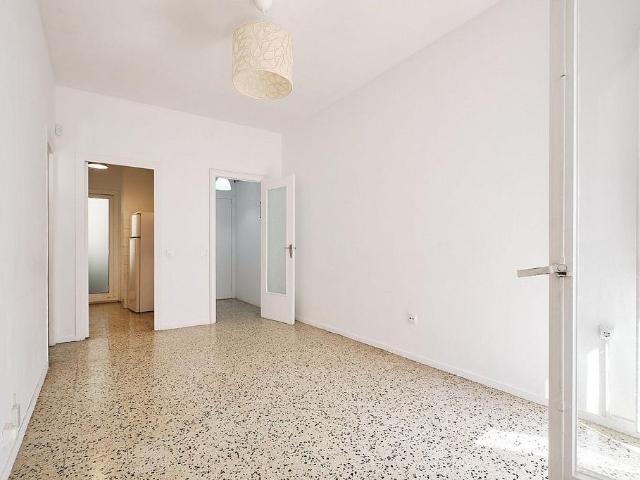 Piso en venta en calle De Jordi de Sant Jordi, Barcelona, de 46 m² 3 habitaciones por 269.000