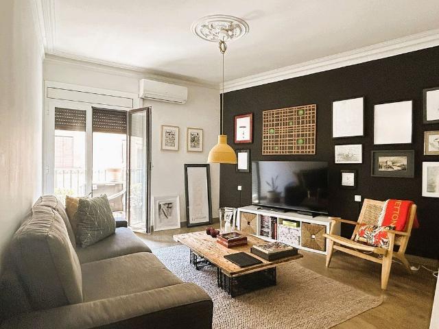 Piso en venta en calle De Jovellanos, Barcelona, de 56 m² 1 habitación por 355.000 €