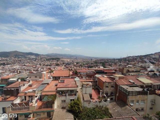 Piso en venta en calle De la Murtra, Barcelona, de 60 m² 2 habitaciones por 235.000